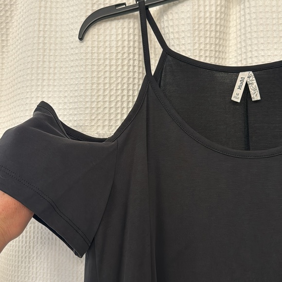 Black tank top with open shoulders - Picture 2 of 4